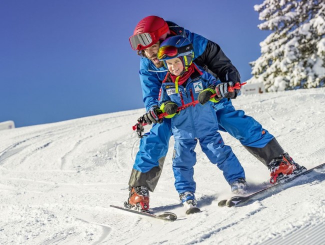 Skikurs für Kinder und Erwachsene © Flachau Tourismus | zooom productions 