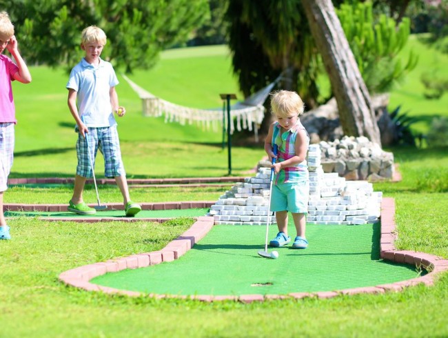 Minigolf & Pit-Pat in Flachau © Shutterstock